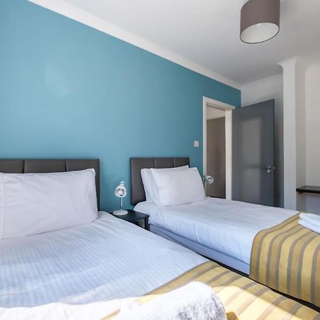 The Douglas - Spacious 2 Bed Apartment In Uddingston Exterior photo